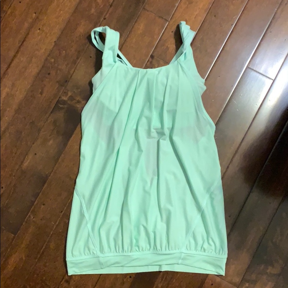 Lululemon workout tank